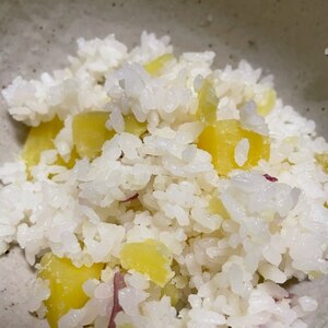 炊きたての黄金色が最高！　芋ご飯